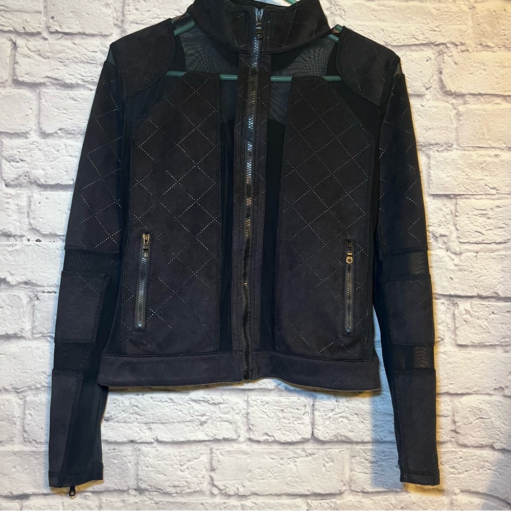 ILY Elite Active wear cropped cutout black size small jacket.